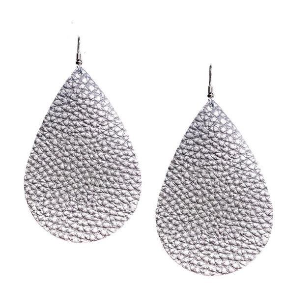 golden threads Jewelry - Silver Leather Tear Drop Earrings